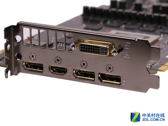 视频接口设计 华硕 ROG MATRIX GTX 980 Ti Platinum显卡采用的是DVI+HDMI+DP*3的组合,高端接口一应俱全,而且接口全部采用镀金处理,视频输出接口装有EMI金属屏蔽层,可有效防止外界因素对视频信号的干扰,增强信号稳定性。全接口组合除了可以满足用户的主流需求外,还可以支持单卡多屏4K输出,体验多屏4K带来的视觉享受。 本文属于原创文章,如若转载,请注明来源:ROG骇客再显威 华硕MATRIX 980Ti评测http://vga.